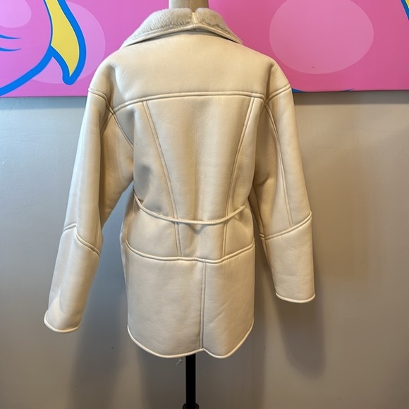 LOEIL WInter White Faux Leather Faux Shearling LIned Wrap Coat NWT - Picture 4 of 8